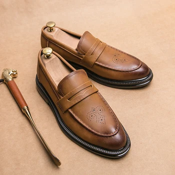 Мъже Черна луксозна марка Penny Loafers Мъжки ежедневни обувки Slip On Leather Dress Shoes Brogue Carving Loafer Driving Shoes