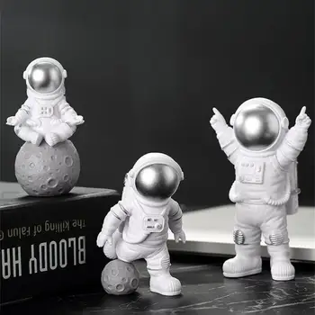 4pcs астронавт фигура статуя фигурка космонавт скулптура образователна играчка десктоп декорация на дома астронавт модел за деца подарък