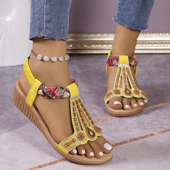Нова еластична лента Дамски модерни сандали 2024 Модни летни ретро смесени цветни обувки Peep Toe кръгли пръсти клин жени сандали