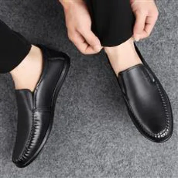 Ежедневни кожени обувки Мъжки обувки Естествена кожа 2023 Нов летен британски стил мека кожа меко дъно мързеливи обувки Slip-on Gomm
